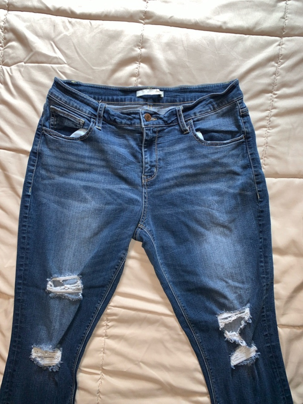 BKE Daytrip Dark Blue Distressed Ankle Jeans
